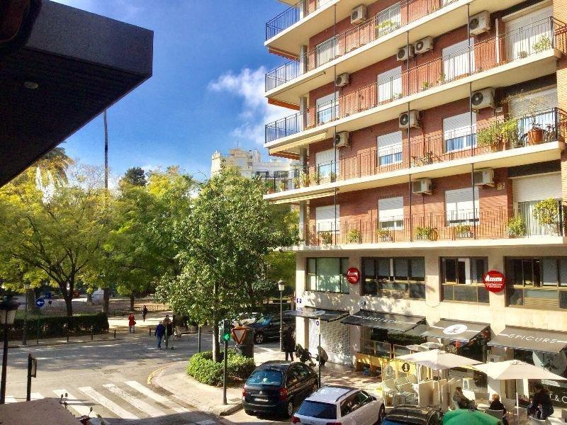 Til salg fra kontor i Valencia