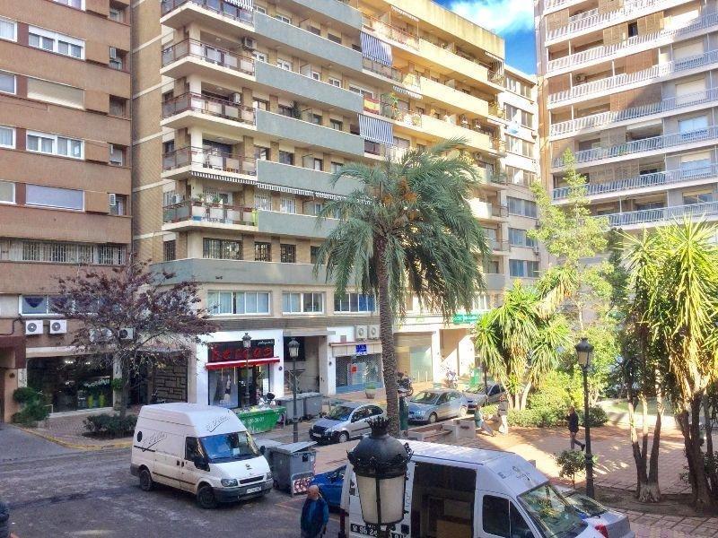 Til salg fra kontor i Valencia