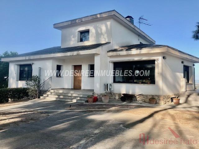 Venta de chalet en Chiva