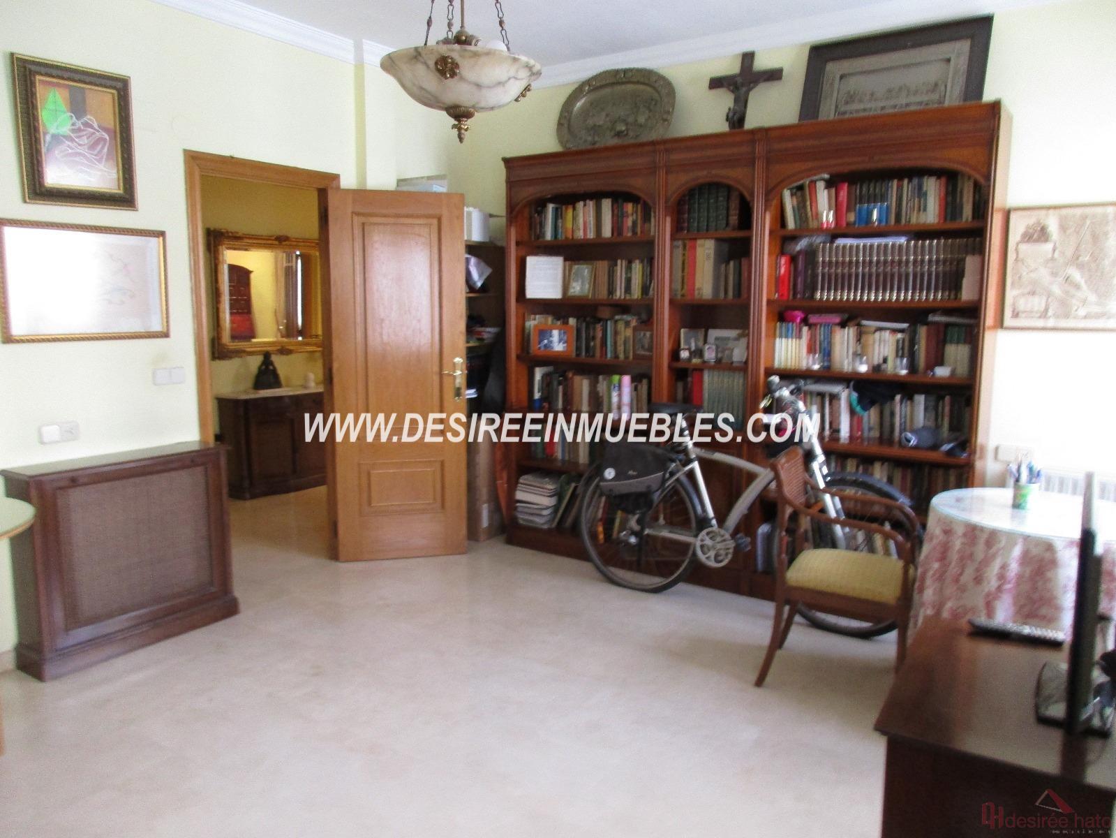 For sale of flat in Valencia