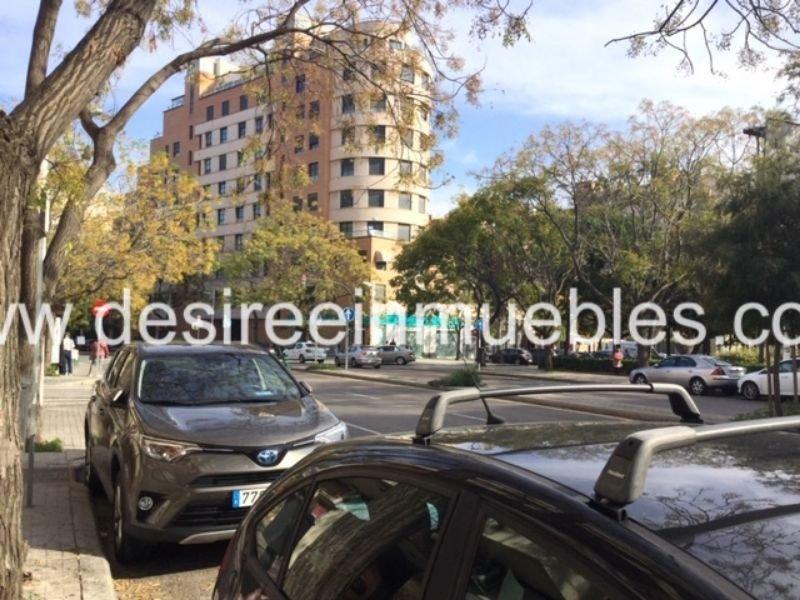 For rent of commercial in Valencia