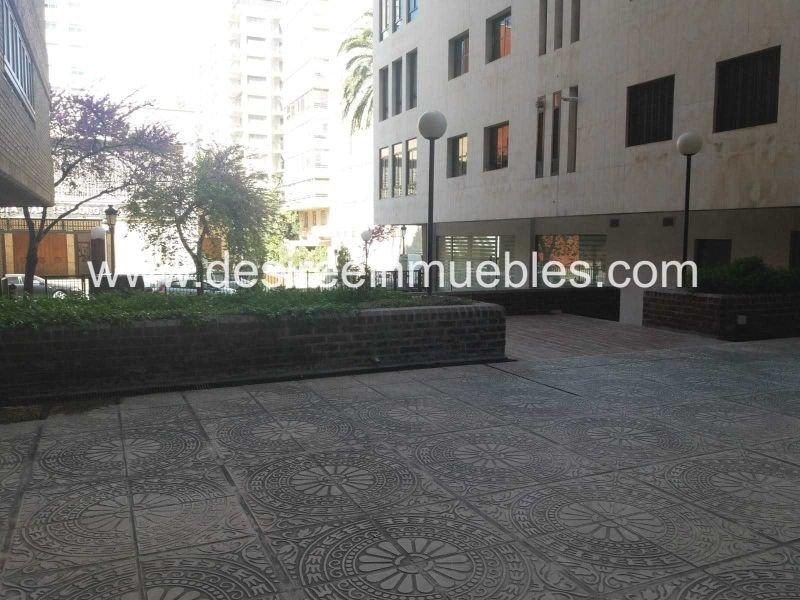 Verkoop van bedrijfspand in Valencia