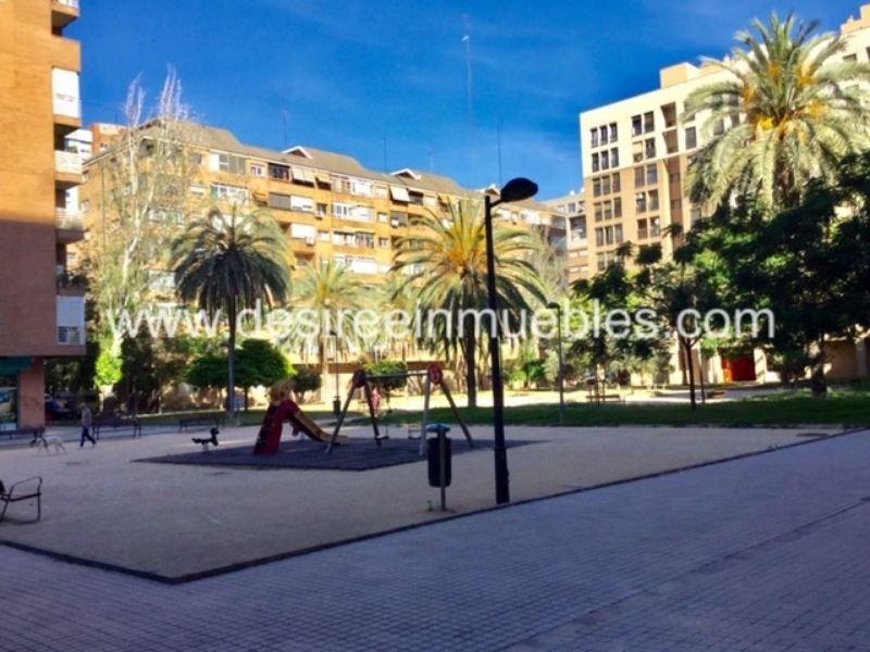 Sprzedaż z local comercial w Valencia