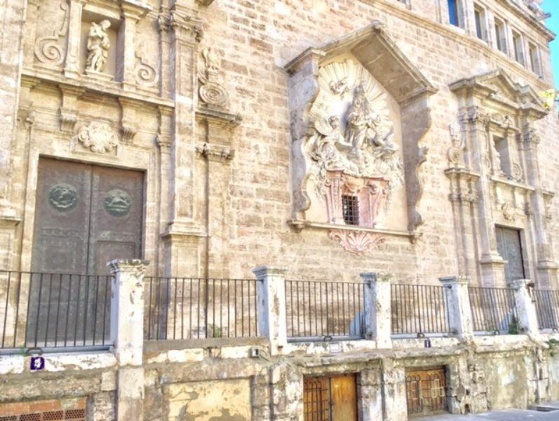 For sale of building in Valencia