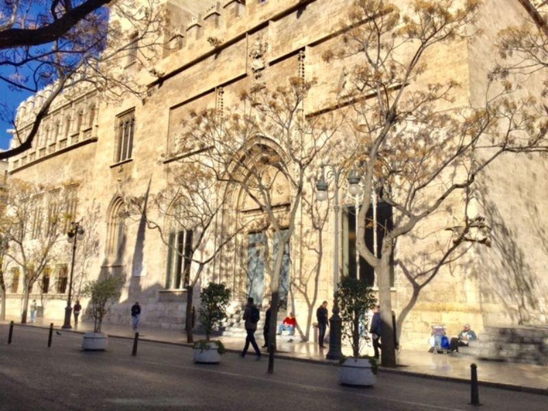 For sale of building in Valencia