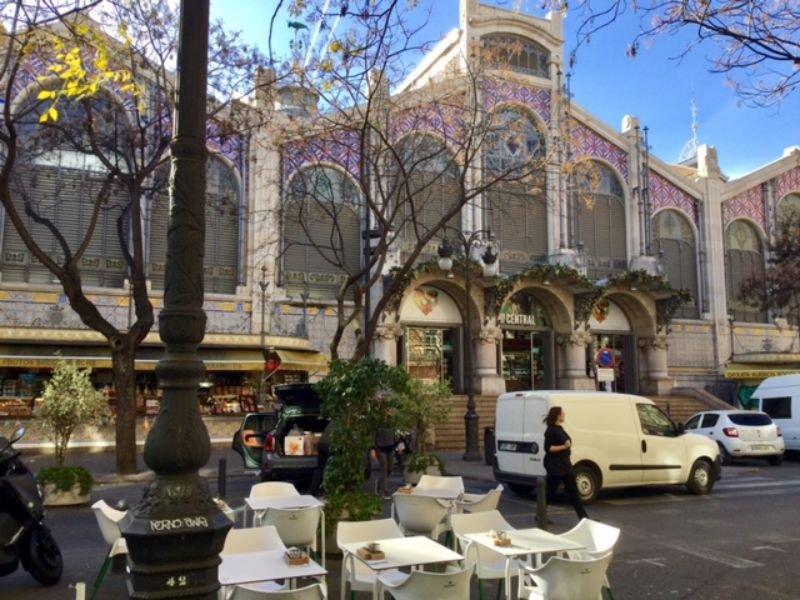 For sale of building in Valencia
