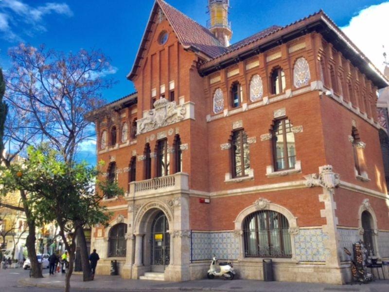For sale of building in Valencia