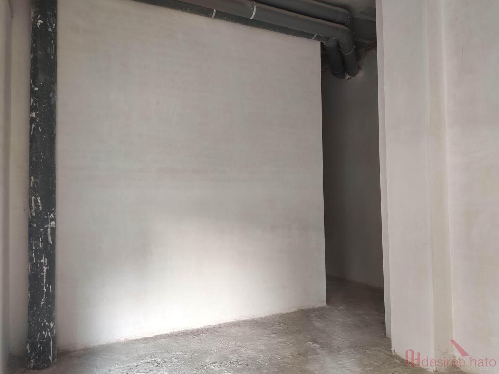For sale of commercial in Valencia