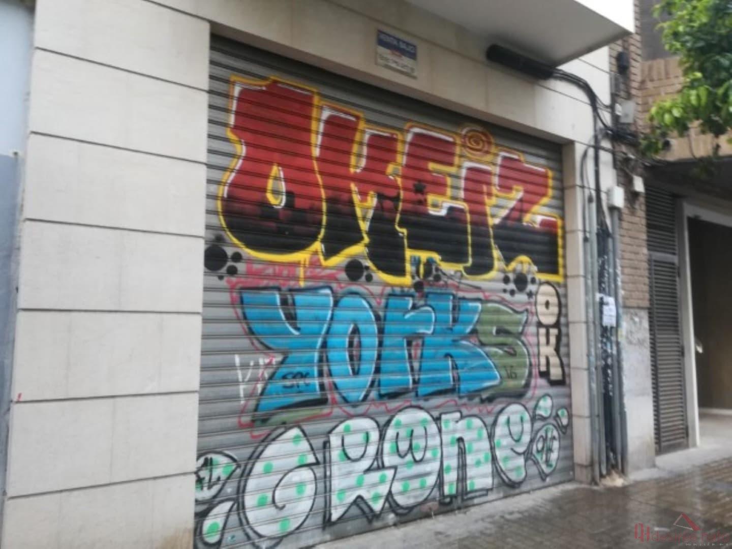 For sale of commercial in Valencia