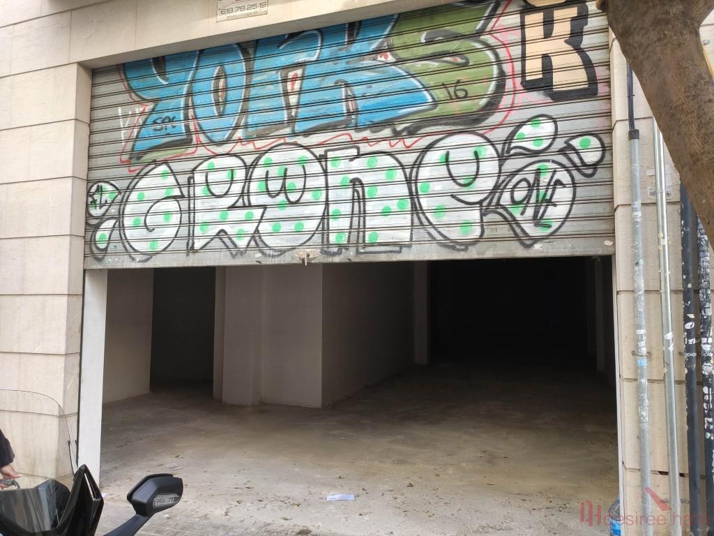 For sale of commercial in Valencia