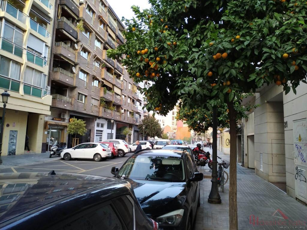 Venta de local comercial en Valencia