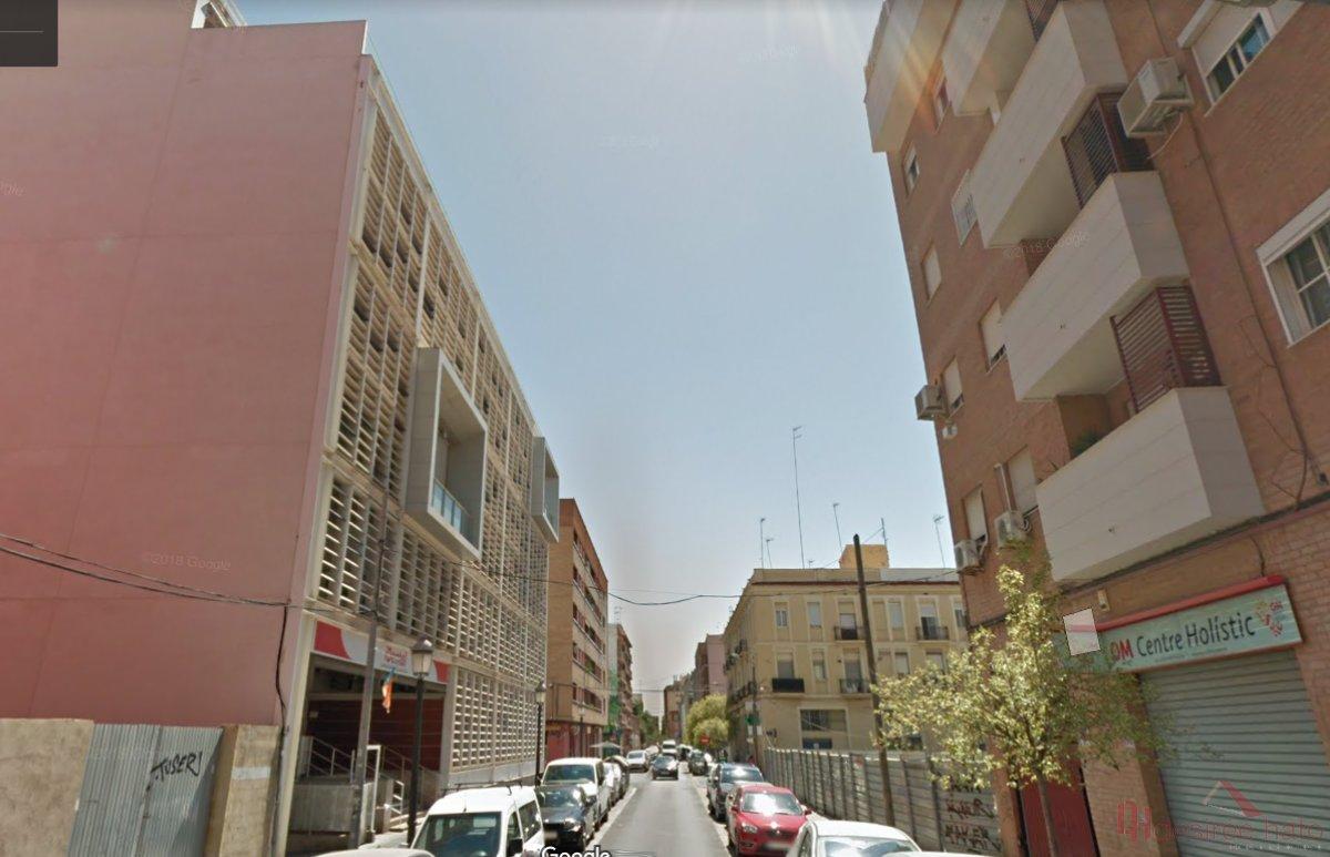 For sale of land in Valencia