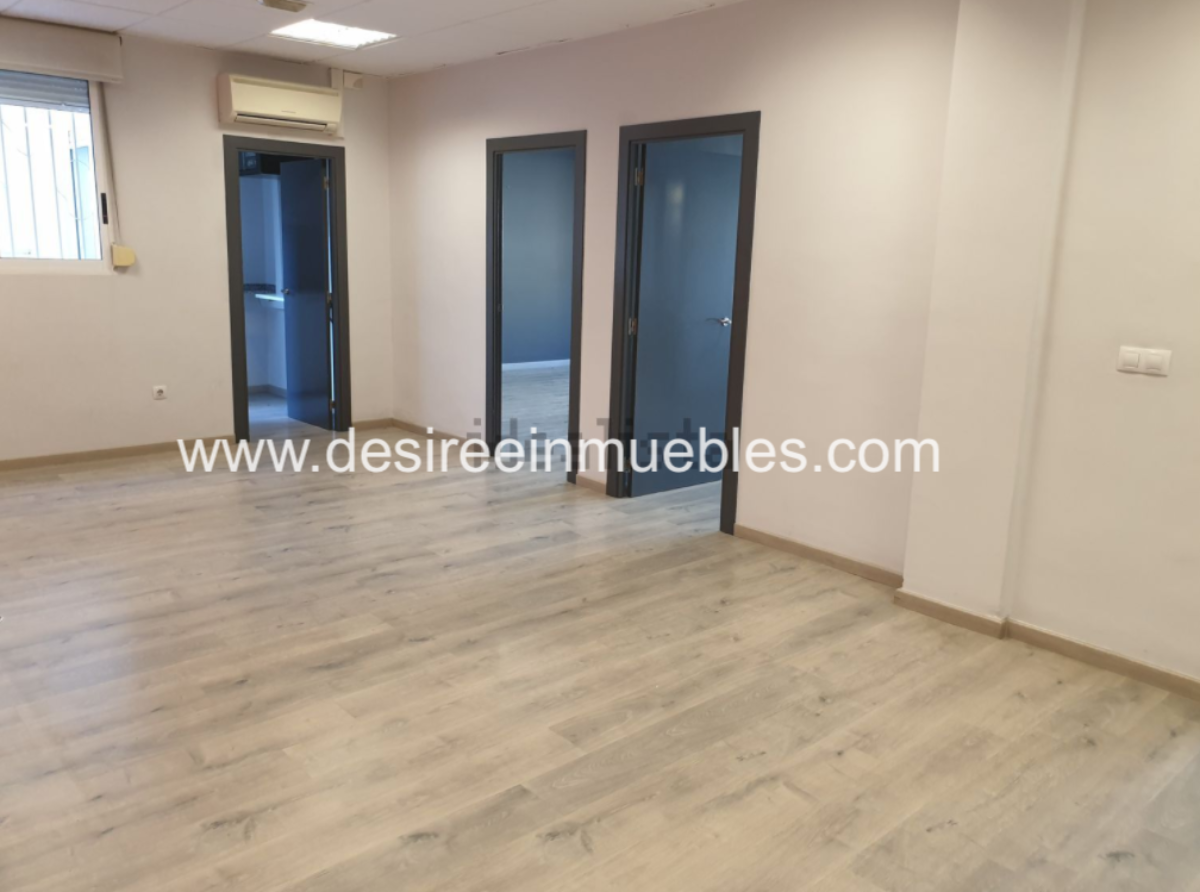 For rent of office in Valencia
