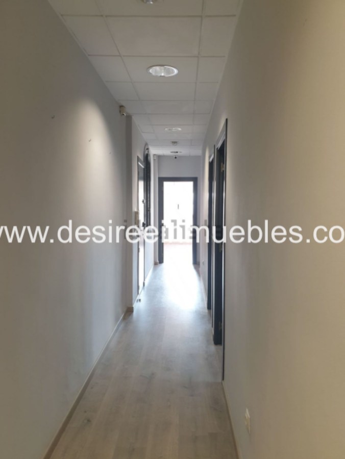 For rent of office in Valencia
