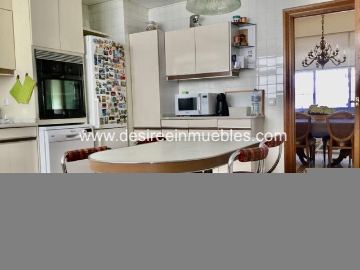 For sale of flat in Valencia