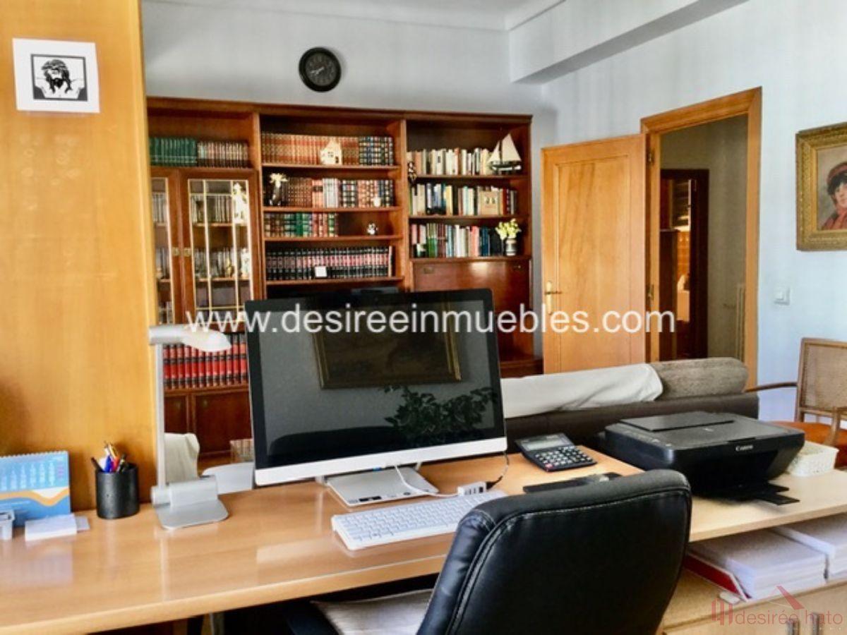 For sale of flat in Valencia