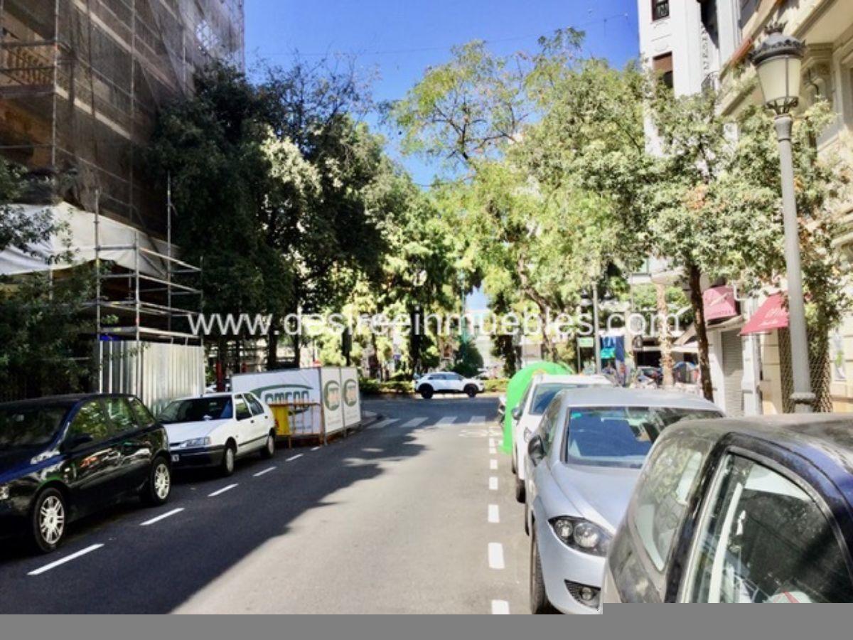 For sale of flat in Valencia
