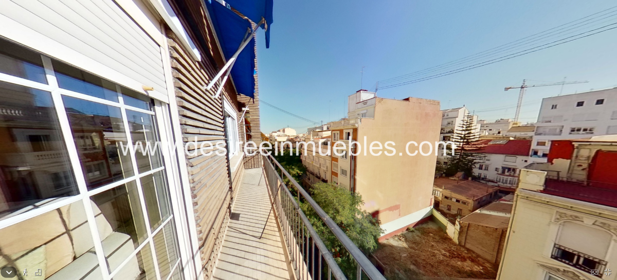 For sale of flat in Valencia