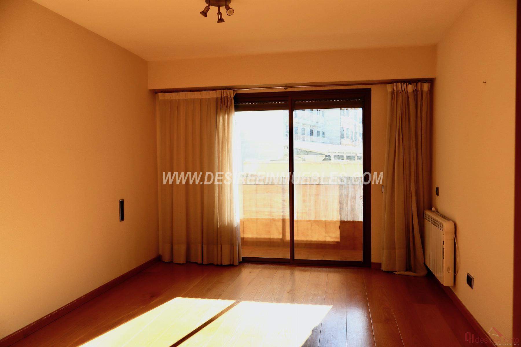 For sale of flat in Valencia