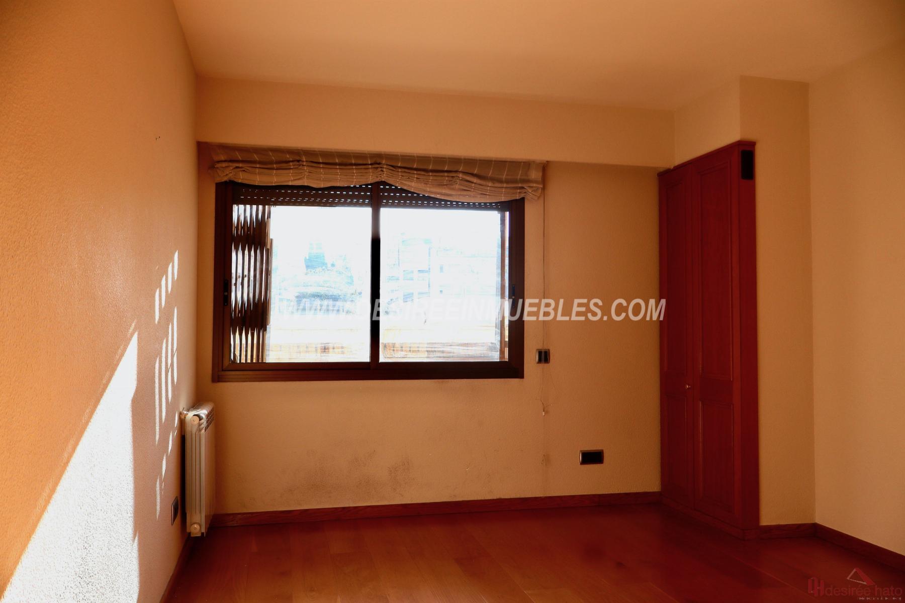 For sale of flat in Valencia