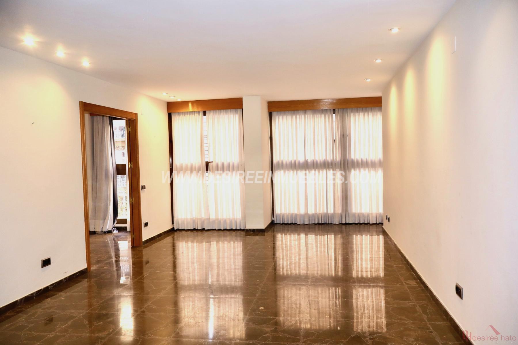 For sale of flat in Valencia