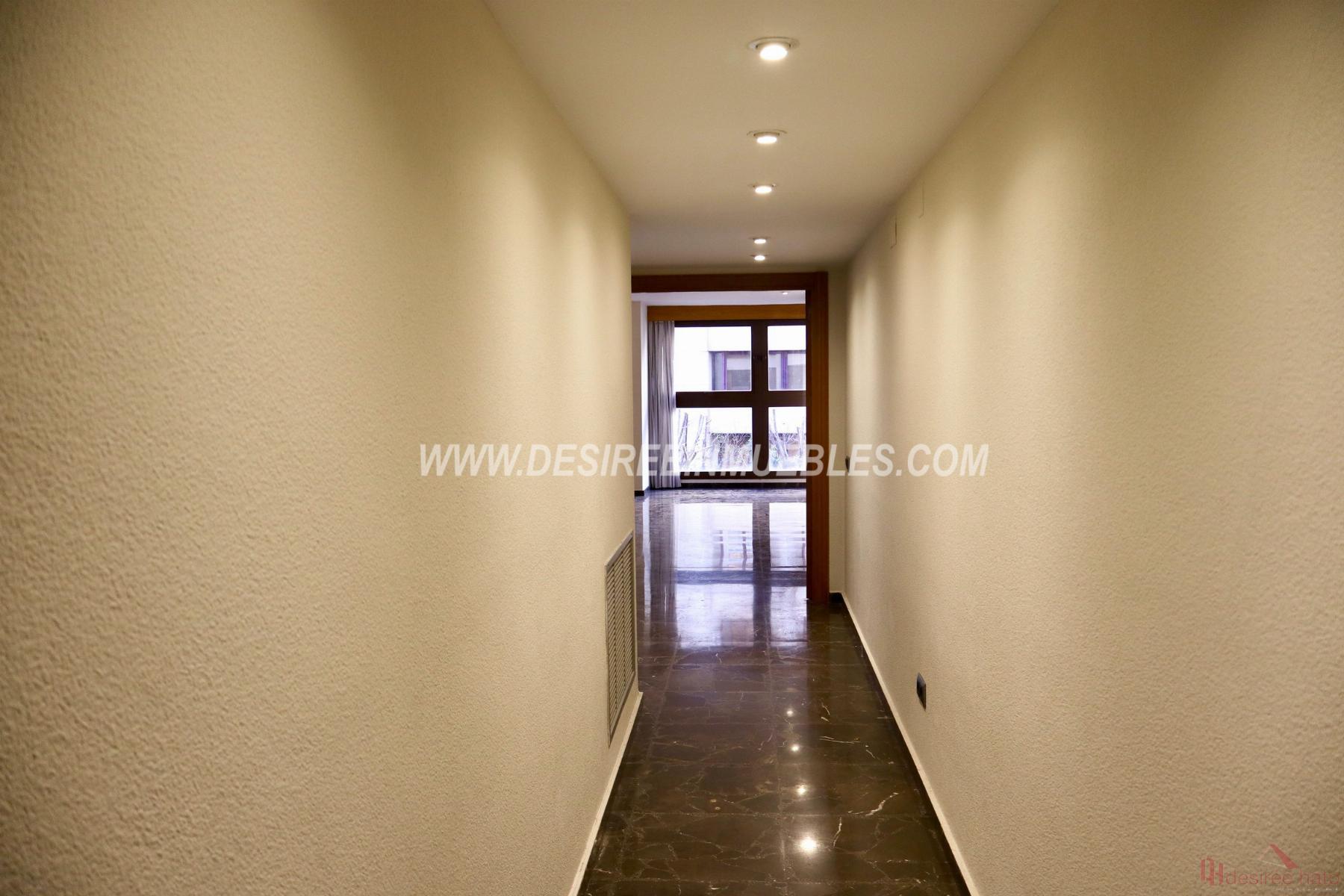 For sale of flat in Valencia