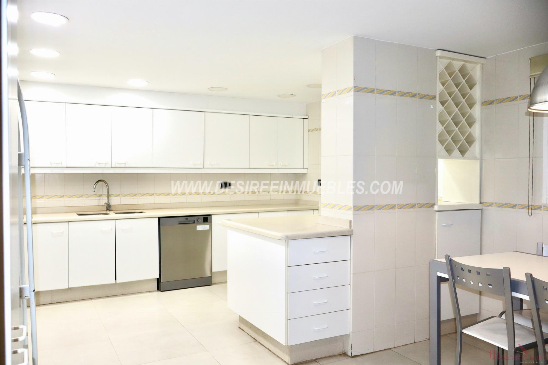 For sale of flat in Valencia