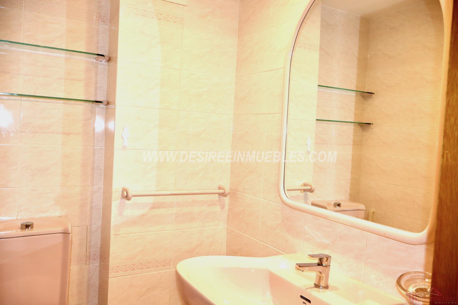 For sale of flat in Valencia