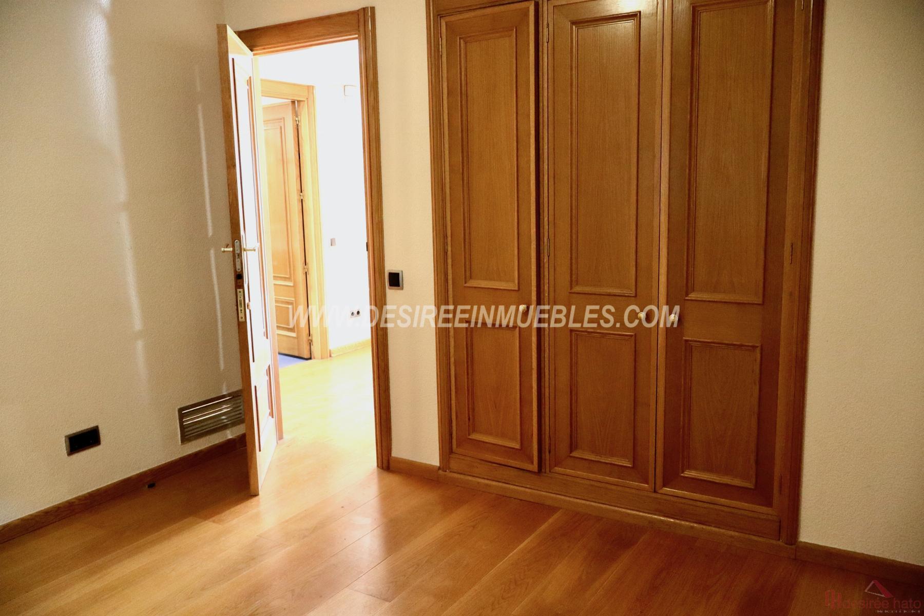 For sale of flat in Valencia