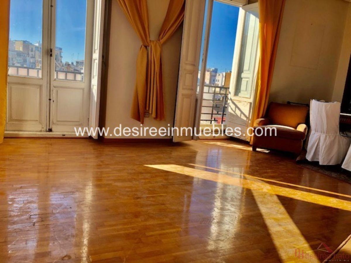 For sale of flat in Valencia