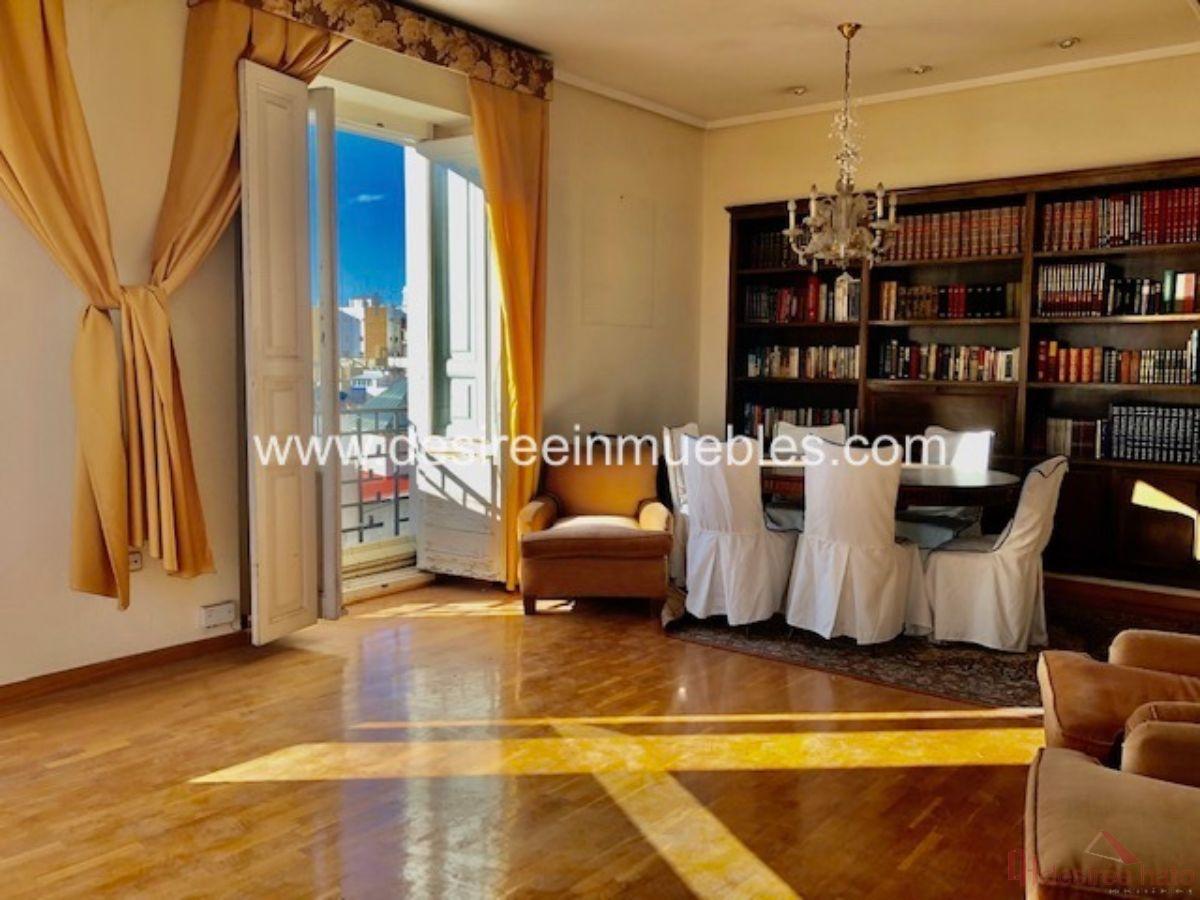 For sale of flat in Valencia