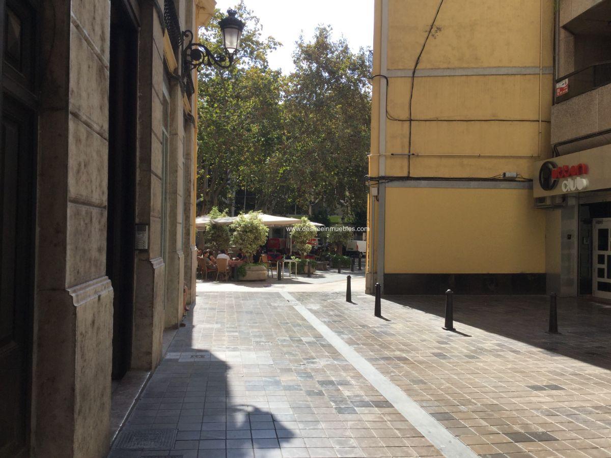 For sale of commercial in Valencia