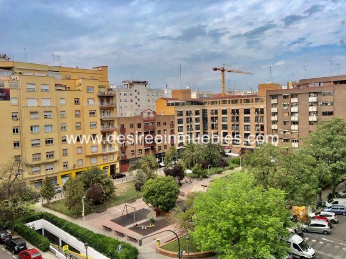 For sale of flat in Valencia