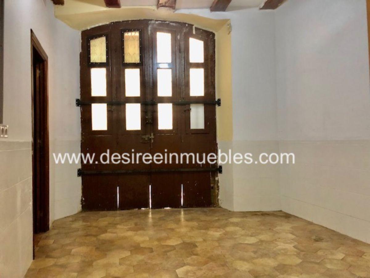 For rent of commercial in Valencia
