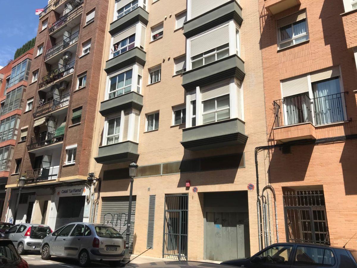 For sale of commercial in Valencia