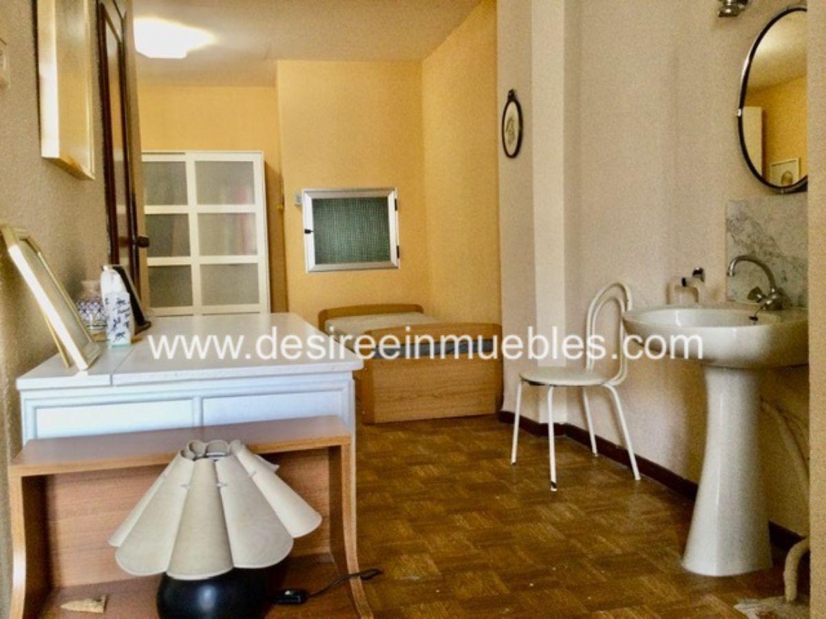 For sale of building in Valencia