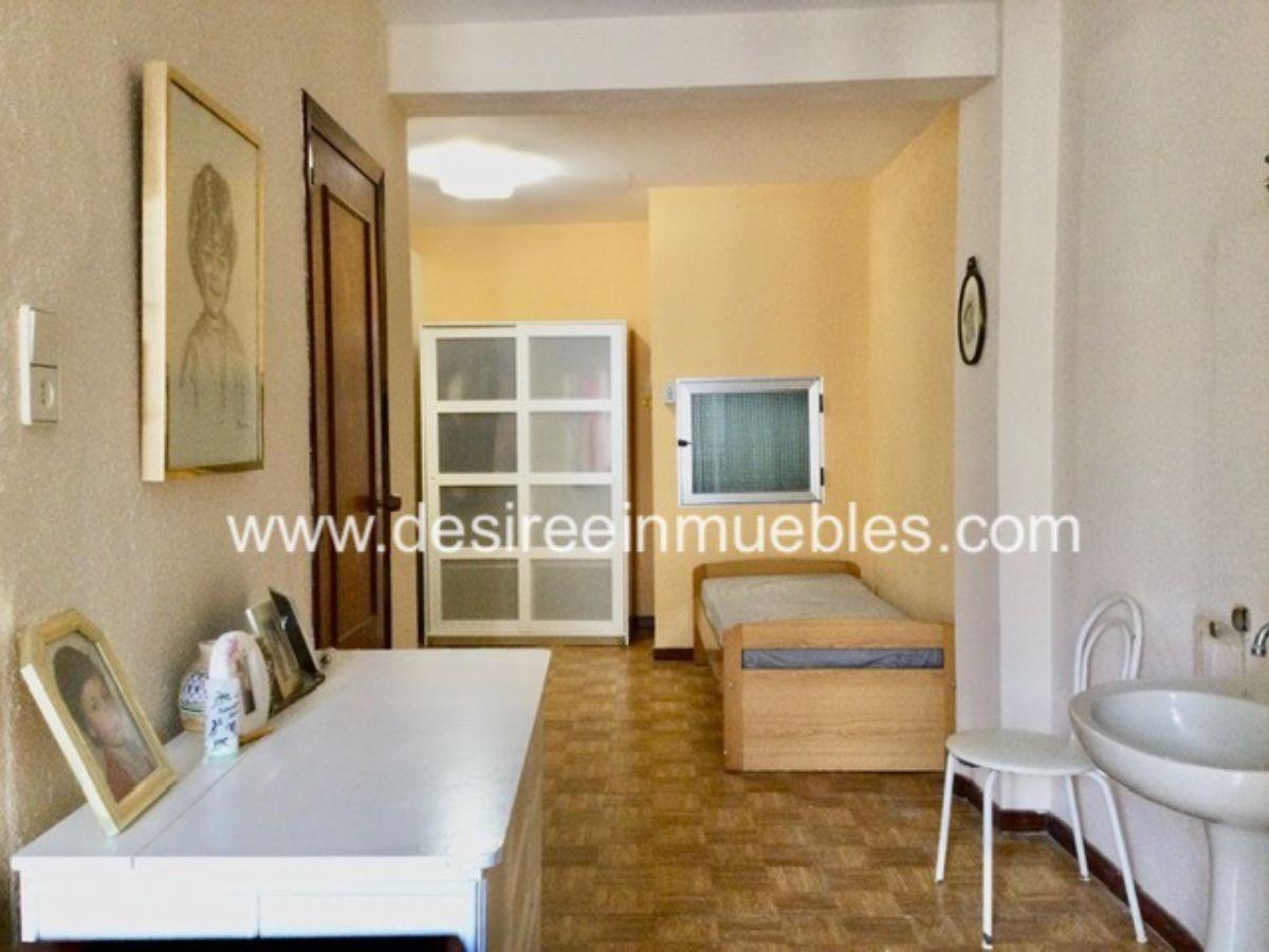 For sale of building in Valencia