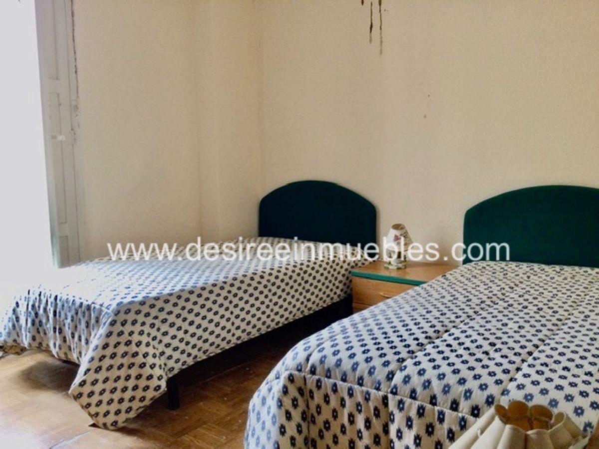 For sale of building in Valencia