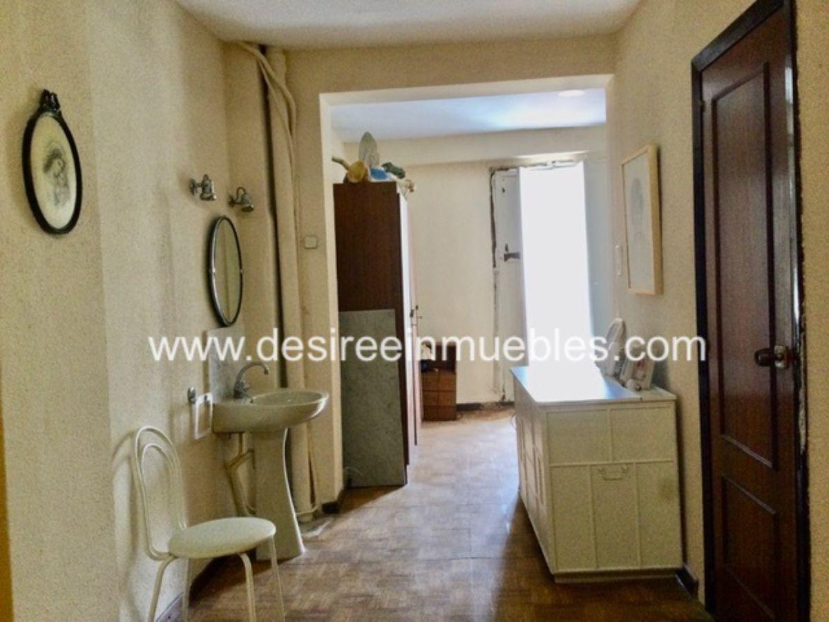 For sale of building in Valencia