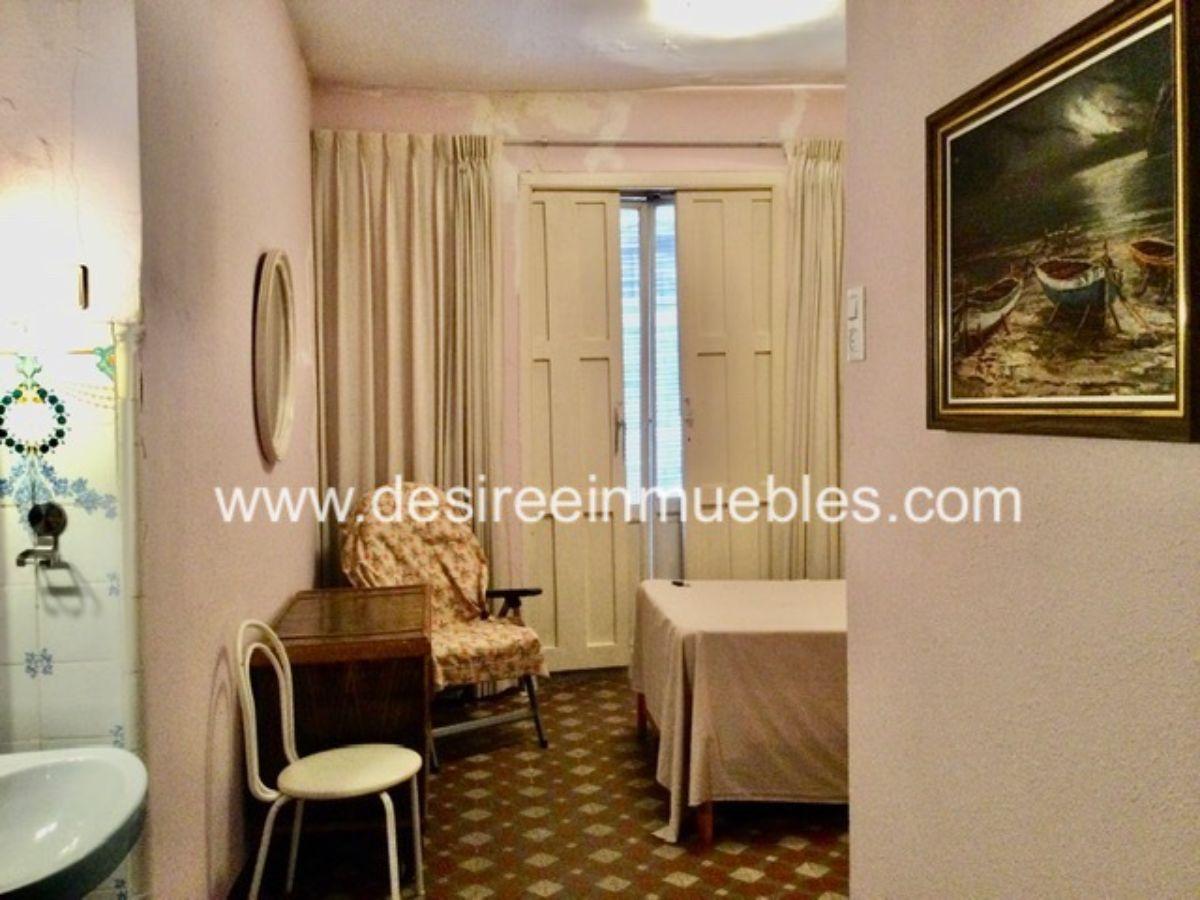 For sale of building in Valencia