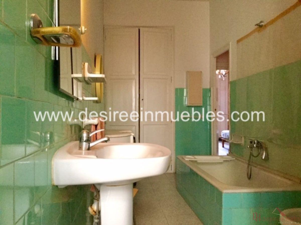 For sale of office in Valencia