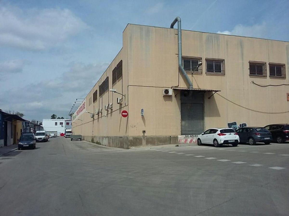 For sale of industrial plant/warehouse in Manises
