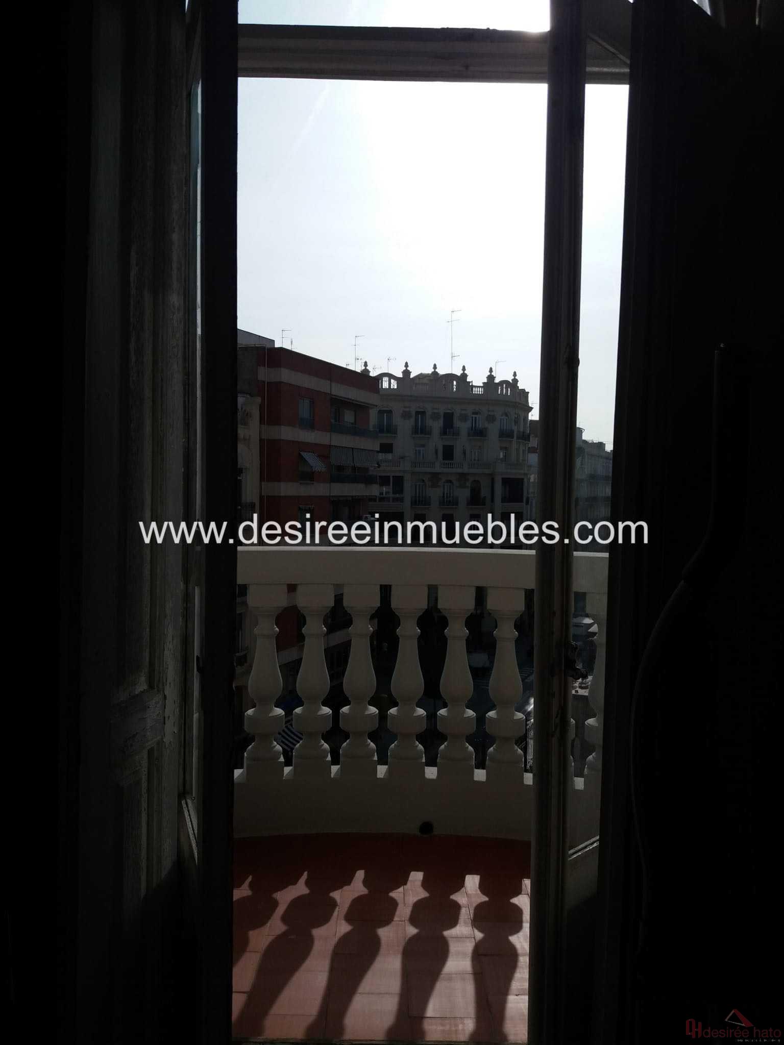 For sale of flat in Valencia
