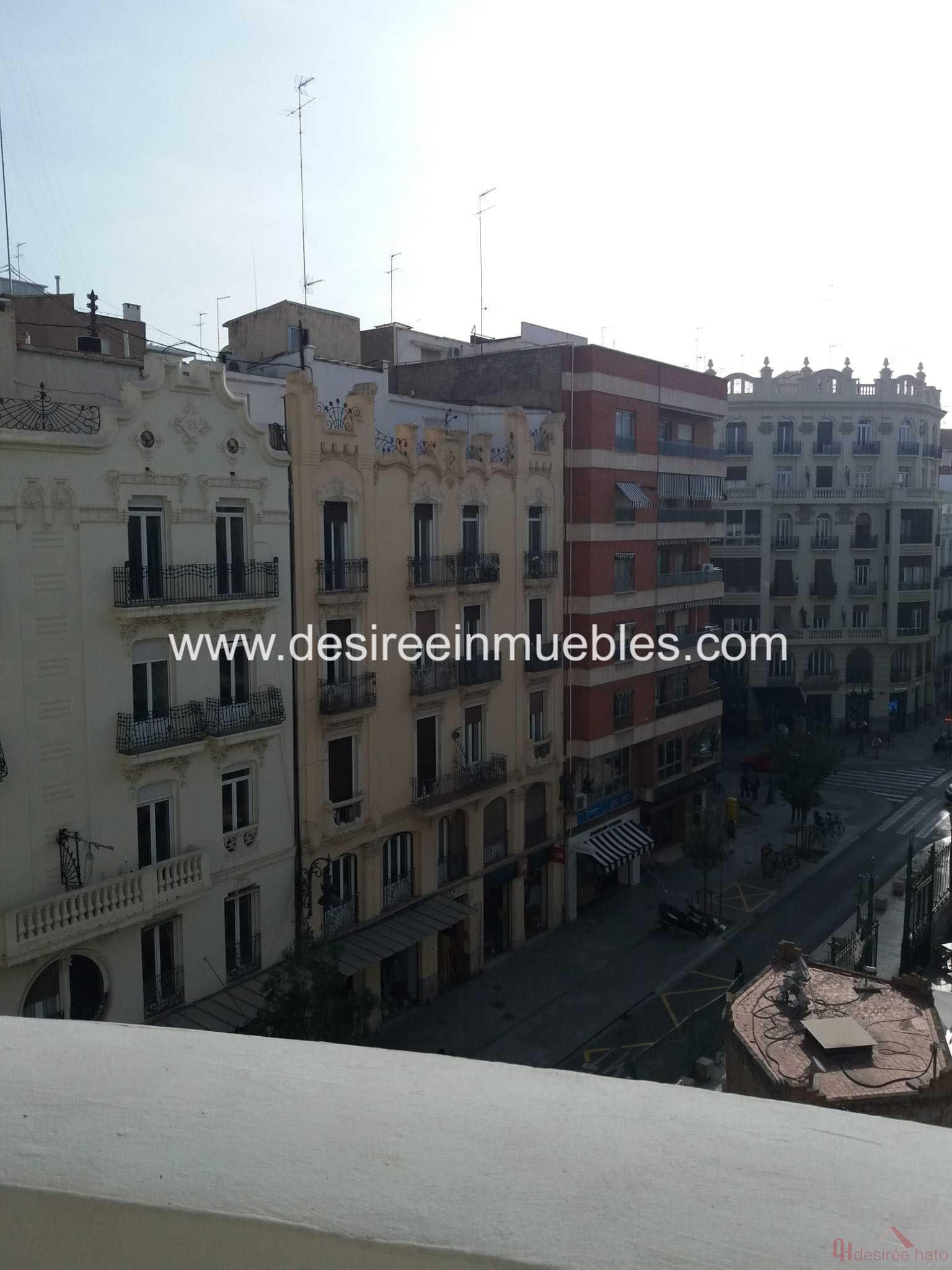 For sale of flat in Valencia