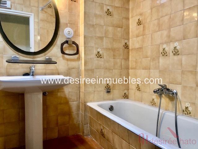 For sale of flat in Valencia
