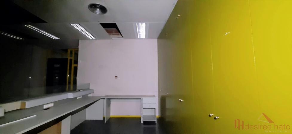 For sale of commercial in Valencia