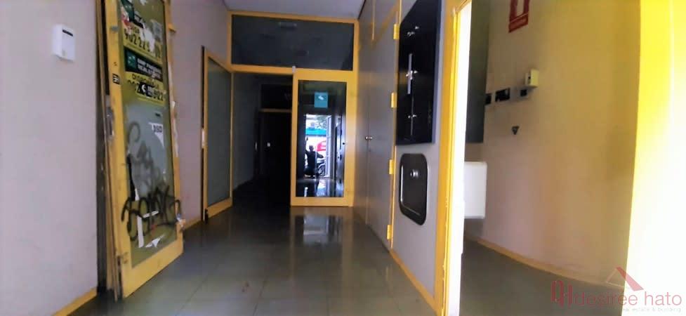 For sale of commercial in Valencia