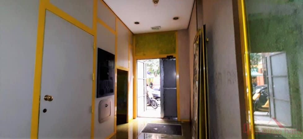 For sale of commercial in Valencia