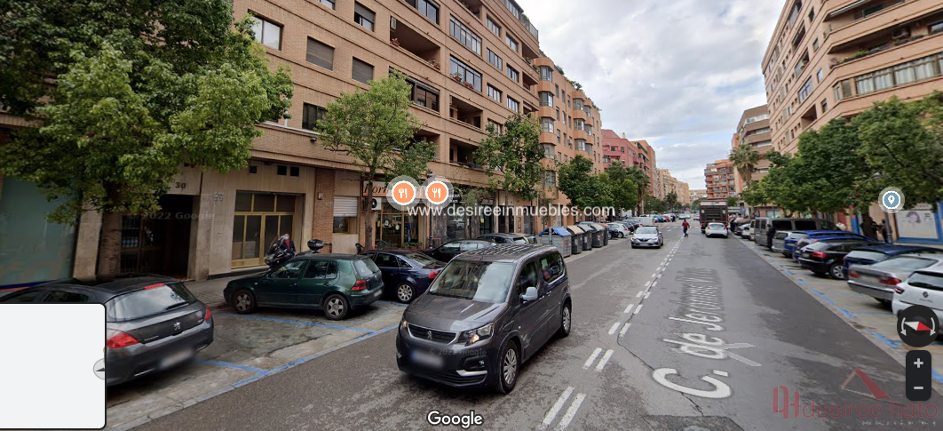 For sale of commercial in Valencia