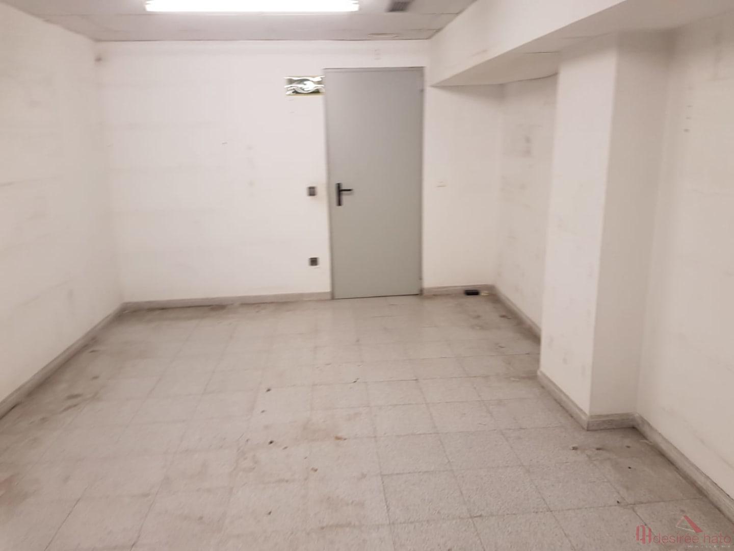 Venda de local comercial a Valencia